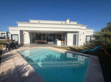 Casa de 4 ambientes, Cañuelas · Casa en Venta La Martona 3 Dorm. (1 en Suite) con Pileta
