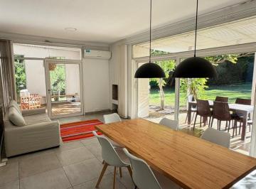 Casa · 99m² · 3 Ambientes · 1 Cochera · Casa en Alquiler en City Bell