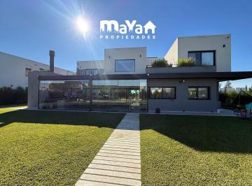 Casa · 305m² · 4 Ambientes · 2 Cocheras · Casa en Venta - La Reserva Cardales