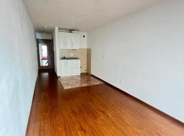 Departamento · 1 Ambiente · Alquiler de Monoambiente en Montevideo con Balcón