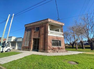 Casa · 220m² · 5 Ambientes · 1 Cochera · Casa de 5 Ambientes en Venta en La Plata