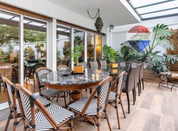 Departamento · 136m² · 4 Ambientes · 1 Cochera · Departamento con Jardín y Parrilla en Recoleta.