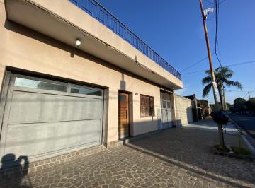 PH · 150m² · 4 Ambientes · 1 Cochera · PH de 3 Ambientes en Ramos Mejia con Cochera, Patio, Parrilla y Terraza