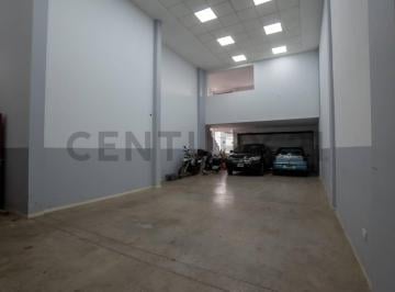 Local comercial · 380m² · 4 Ambientes · Local en Venta en La Plata con Departamento Categoria de 3 Dorm.