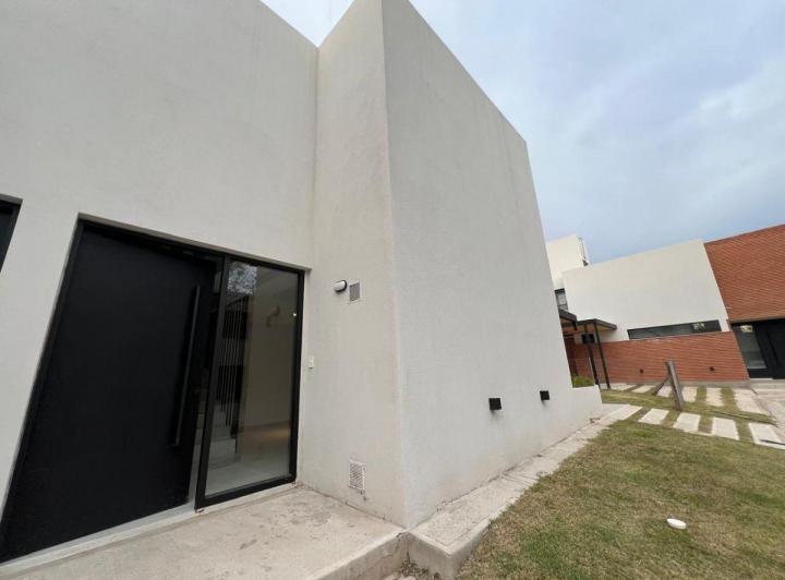 Casa · 150m² · 3 Ambientes · 1 Cochera