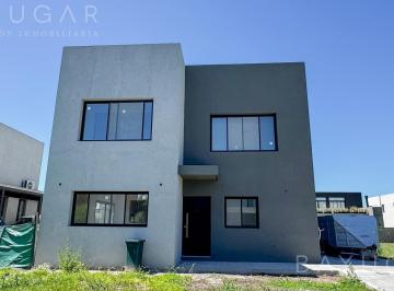 Casa · 176m² · 4 Ambientes · Venta Casa - Vista a La Laguna - Barrio Lagoon Pilar