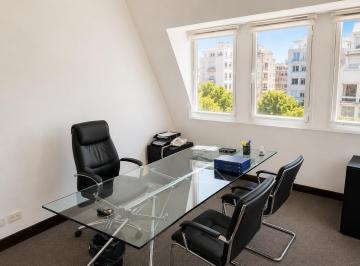 Oficina comercial · 152m² · 9 Ambientes · Oficina Luminosa a Media Cuadra de Plaza San Martin!