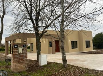 Casa · 137m² · 4 Ambientes · Venta Casa a Estrenar - Barrio Privado Los Alcanfores - Pilar