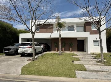 Casa · 550m² · 6 Dormitorios · Venta Casa El Golf Nordelta