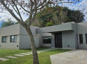 Casa · 160m² · 6 Ambientes · 3 Cocheras · Casa en Venta Barrio San Matías, Escobar