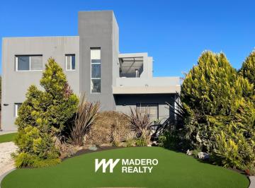 Casa · 205m² · 6 Ambientes · 1 Cochera · Casa en Las Caballerizas