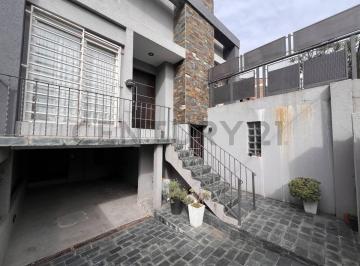 Casa · 211m² · 4 Ambientes · 2 Cocheras · Venta Casa 4 Ambientes con Local Comercial Tigre Centro