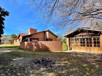 Casa · 247m² · 5 Ambientes · 2 Cocheras · Casa en Venta en La Cumbe,3 Dorm. y Pileta