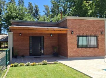 Casa · 113m² · 3 Ambientes · 3 Cocheras · Venta Casa 3 Ambientes Sobre Lote 1950 m² en Parque Sakura III, Exaltacion de La Cruz, Apta Credito