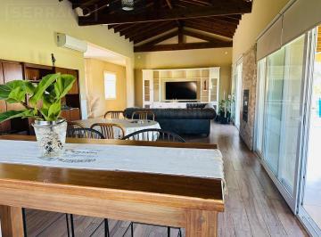 Casa · 200m² · 4 Ambientes · 6 Cocheras · Venta Casa Apto Credito 4 Ambientes Chacras de La Cruz Cc Exaltacion de La Cruz