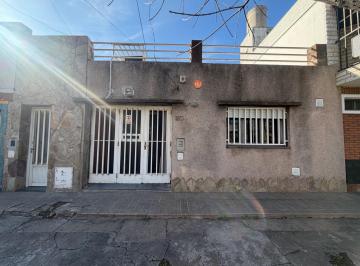 Casa · 84m² · 3 Ambientes · 1 Cochera · Casa en Azcuénaga