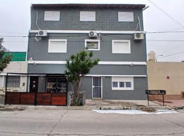 Casa · 197m² · 5 Ambientes · Alquiler Casa 2 Dorm. con Local y Salón Para Eventos en Barrio Providencia