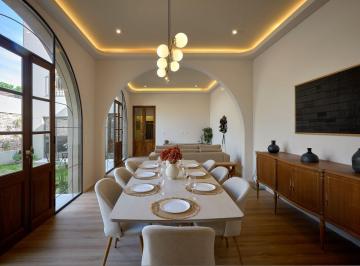 Casa · 204m² · 4 Ambientes · 1 Cochera · Casa en Venta en Rosario, Santa Fe, Argentina