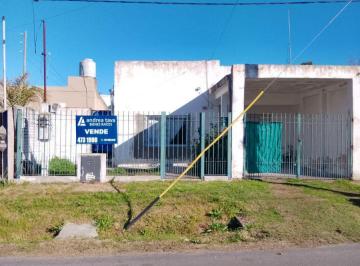 Casa de 3 ambientes, La Plata · Casa 2 Dorm. a Refaccionar en Venta - Villa Elisa, La Plata