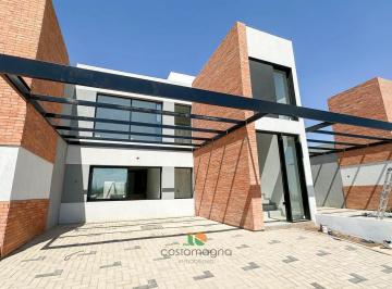 Casa · 150m² · 5 Ambientes · 2 Cocheras · Duplex en Venta de 3 Dorm. en Prados de Manantiales