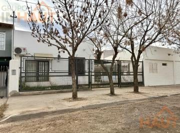 Casa · 117m² · 3 Ambientes · 3 Cocheras · Casa 2 Dorm. con Quincho