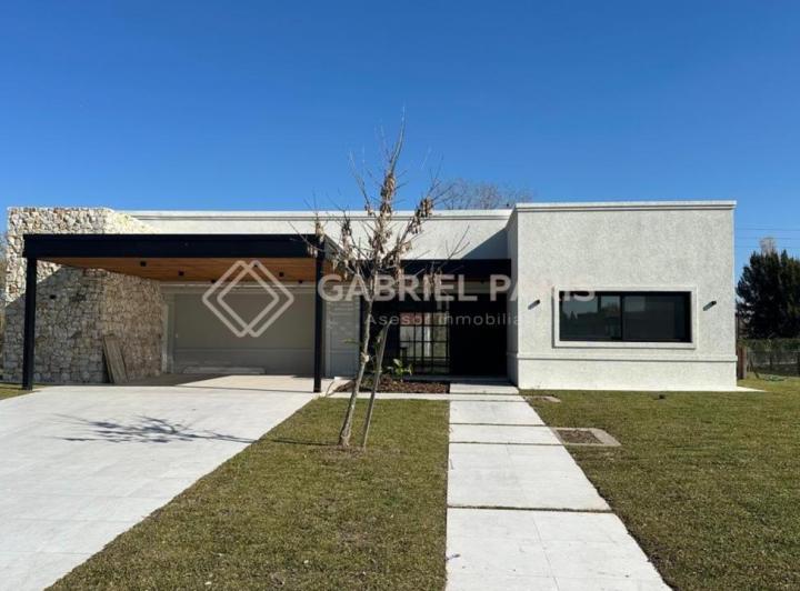Casa · 241m² · 5 Ambientes