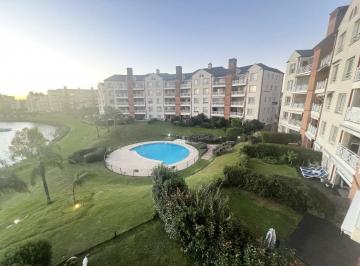 Departamento · 72m² · 3 Ambientes · 1 Cochera · Alquiler Departamento 3 Amb. en Condominio de La Bahia con La Mejor Vista Al Lago