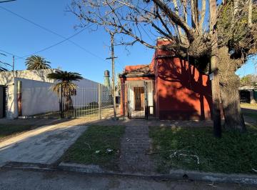Casa · 142m² · 3 Ambientes · 4 Cocheras · Venta Casa en 3 Ambientes con Quincho en Ranelagh