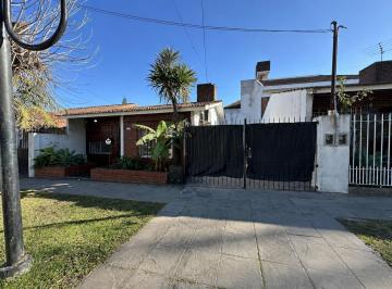 Casa · 63m² · 3 Ambientes · 1 Cochera · Venta de Casa 3 Ambientes en Quilmes Oeste, Barrio Cooperarios