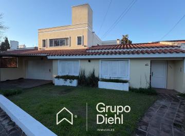 Casa · 300m² · 6 Ambientes · 2 Cocheras · Cinco Dorm. Para Vivir Mejor, en El Cerro de Las Rosas.