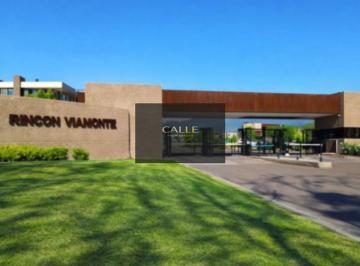 Terreno , Chacras de Coria · Terreno / Lote en Venta de 694 m² Ubicado en Chacras de Coria