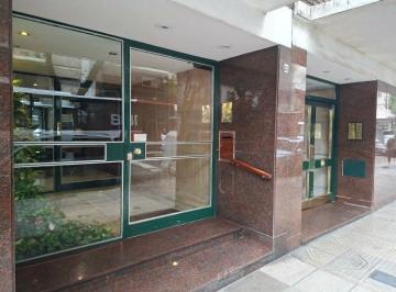 Departamento · 42m² · 2 Ambientes · Edif Antig,2 Amb. Liv/com, Cocina, Lav, Indep, Parquet Mucha Luz!