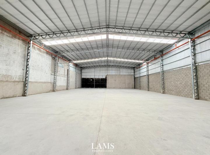 Local comercial · 766m²