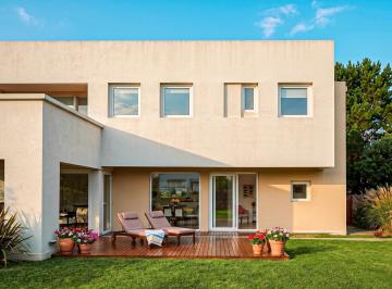 Casa · 364m² · 5 Ambientes · 2 Cocheras · Alquiler 24 Meses Casa Moderna - 5 Ambientes - Rumencó