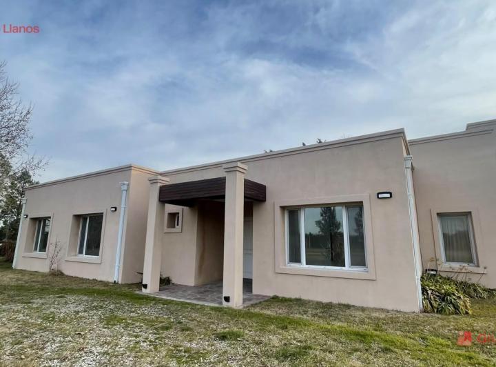 Casa · 1429m² · 5 Ambientes · 2 Cocheras