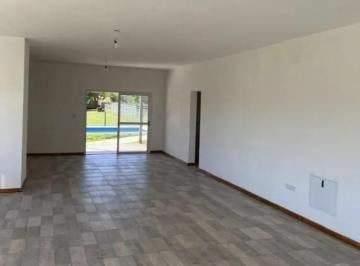 Casa · 150m² · 4 Ambientes · 2 Cocheras · Alquiler Casa 4 Ambientes con Pileta en San Sebastián