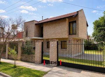 Casa · 126m² · 5 Ambientes · 2 Cocheras · Excelente Casa en Alquiler | 2 Dorm. | Barrio Argüello