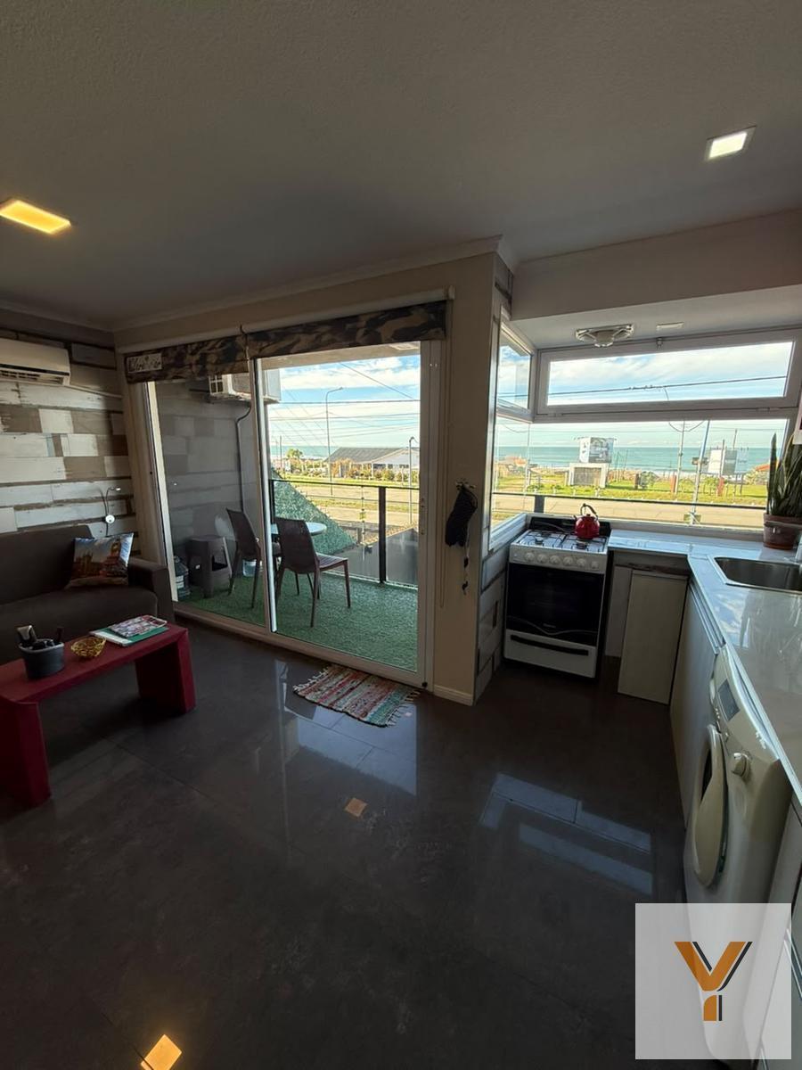 Depto 2 dorm, 40m² con cochera y pileta — Av. de los Trabajadores