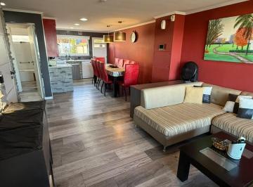 Casa · 200m² · 6 Ambientes · Casa en Alquiler - 4 Dorm. 4 Baños - 300 m - Mar del Plata