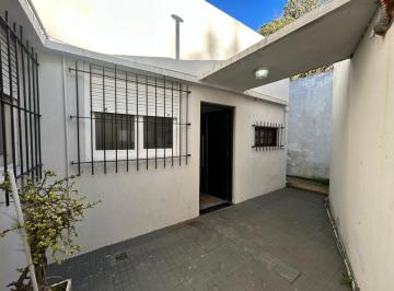 PH · 60m² · 3 Ambientes · PH Dos Dorm. en Alquiler. 2 E/ 63 y 64