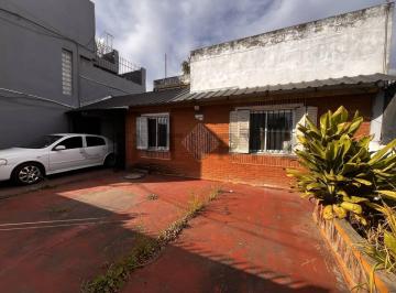 Casa · 199m² · 3 Ambientes · 3 Cocheras · Venta Casa Multifamiliar en Lote Propio con Galpón - a Reciclar
