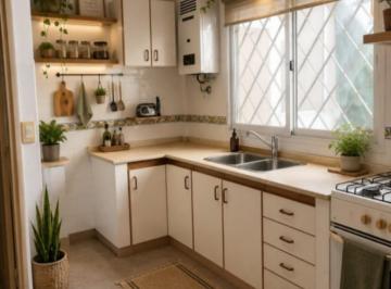 Casa de 3 ambientes, Vicente López · Muy Lindo Chalet de 3 Amb. con Patio, Parrilla, Quincho y Terraza.