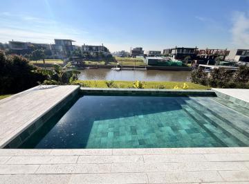 Casa · 332m² · 6 Ambientes · 2 Cocheras · Casa a La Venta en El Barrio El Yacht Nordelta