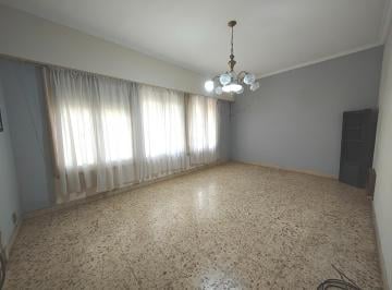 Casa · 160m² · 4 Ambientes · 5 Cocheras · Casa en Venta Temperley 3 Dorm. Jardin Garage Taller