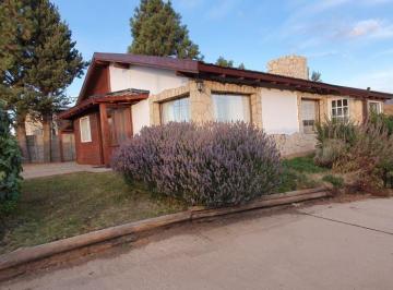 Casa · 145ha · 4 Ambientes · 1 Cochera · Casa en Venta en Dina Huapi