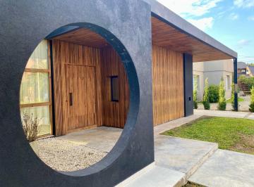 Casa · 140m² · 4 Ambientes · Casa en Alquiler Barrio Mapuche C. C
