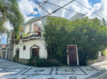 Casa · 190m² · 6 Ambientes · 2 Cocheras · Venta Casa de 3 Dorm. con Cochera en Barrio Refinerias