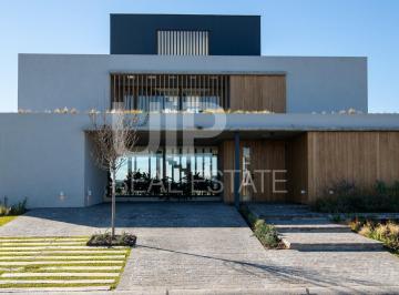 Casa · 336m² · 8 Ambientes · 6 Cocheras · Casa Al Lago en Barrio Los Puentes, Nordelta