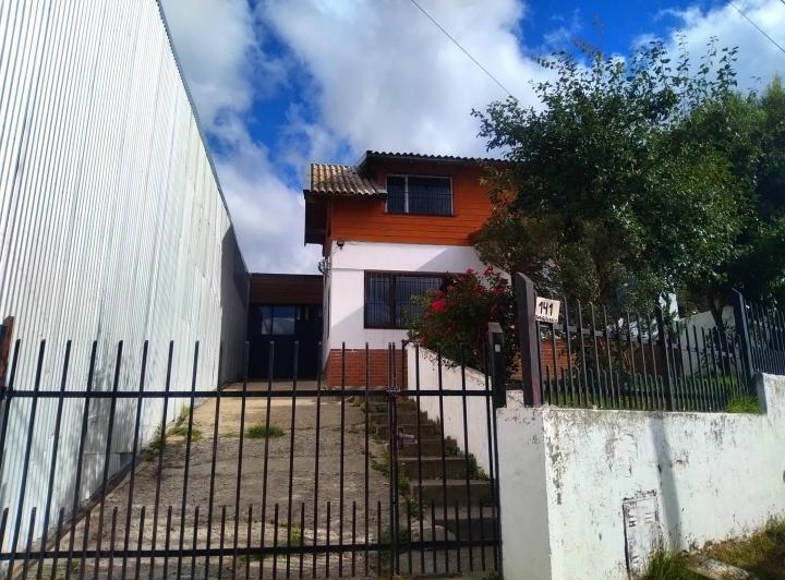 Casa · 215m² · 3 Ambientes · 1 Cochera