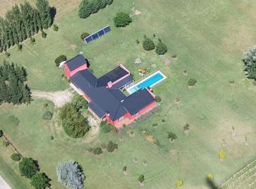 Casa · 10000m² · 7 Ambientes · 2 Cocheras · Casa en Estancia Las Lilas Luján